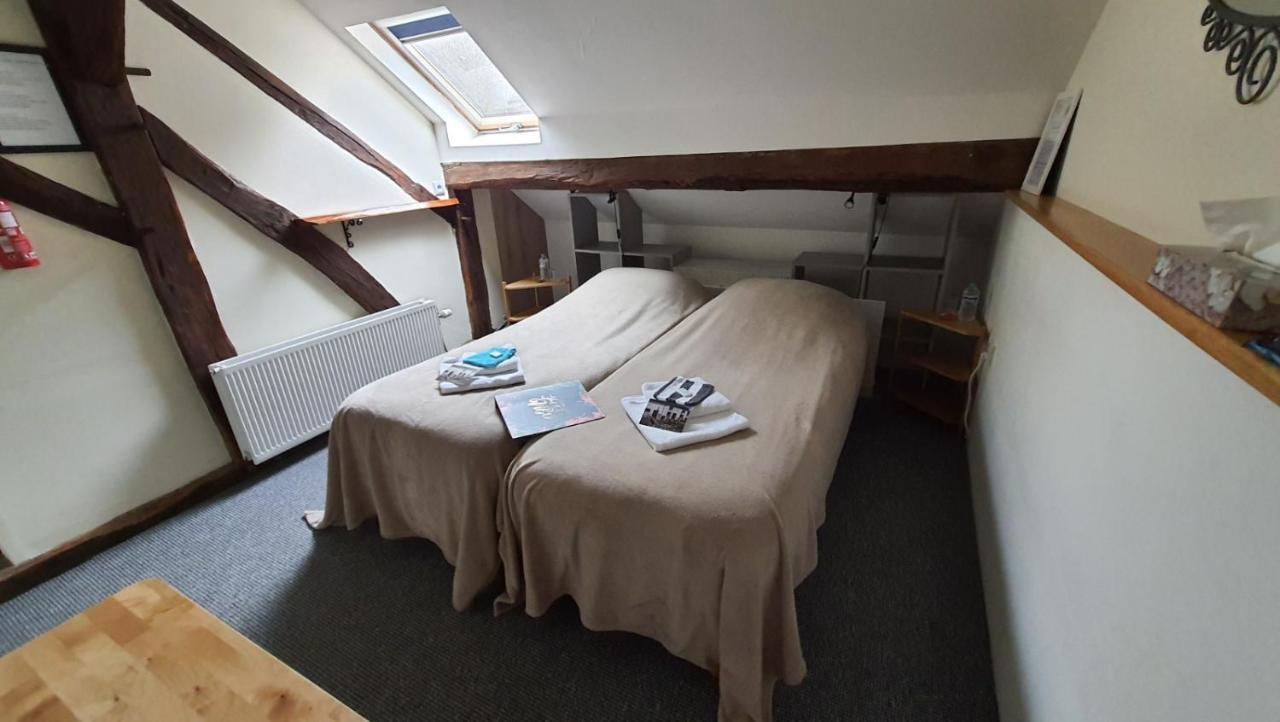 La Fermette Blanche Bed and Breakfast Nadrin Eksteriør billede
